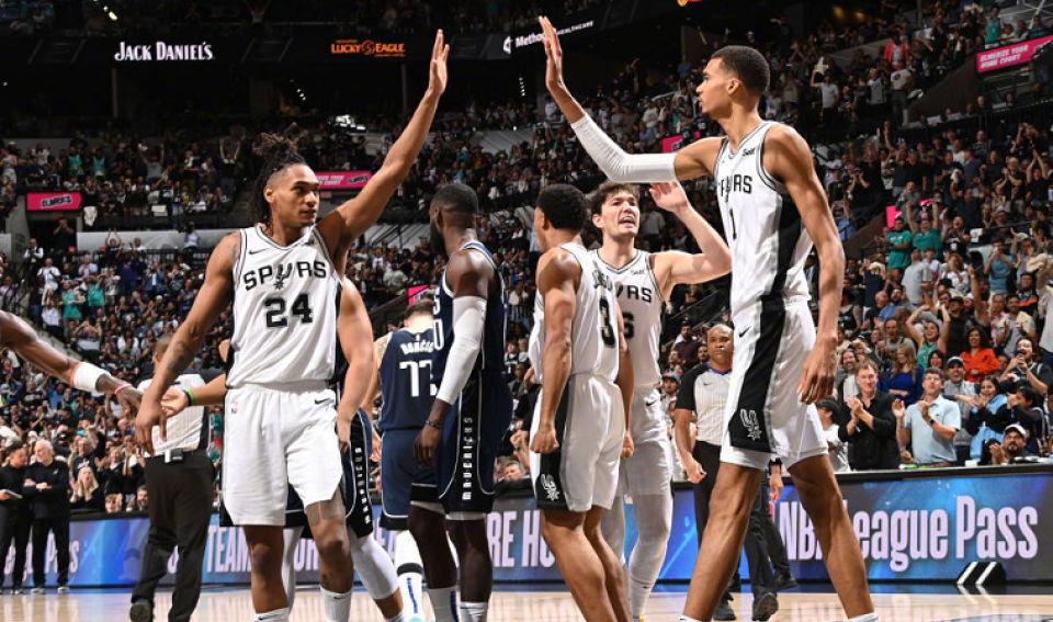 九游体育平台-文班亚马复出首秀出彩，巴塞罗那主场横扫本菲卡，豪取35连胜(文班亚马50佳进球)